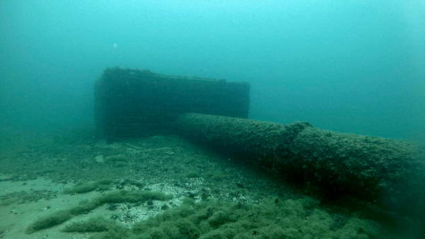 Underwater Structure 